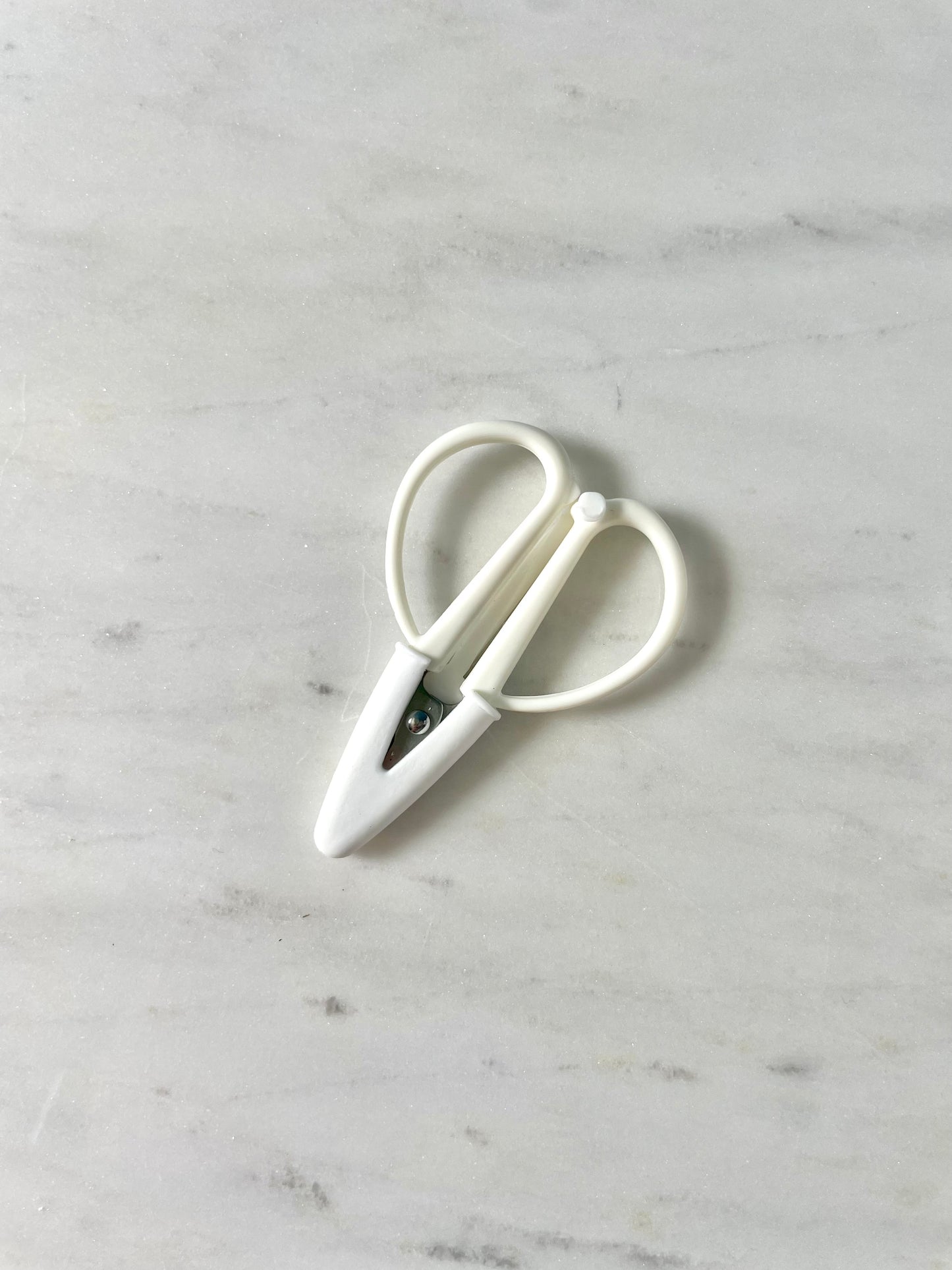 White Super Snips