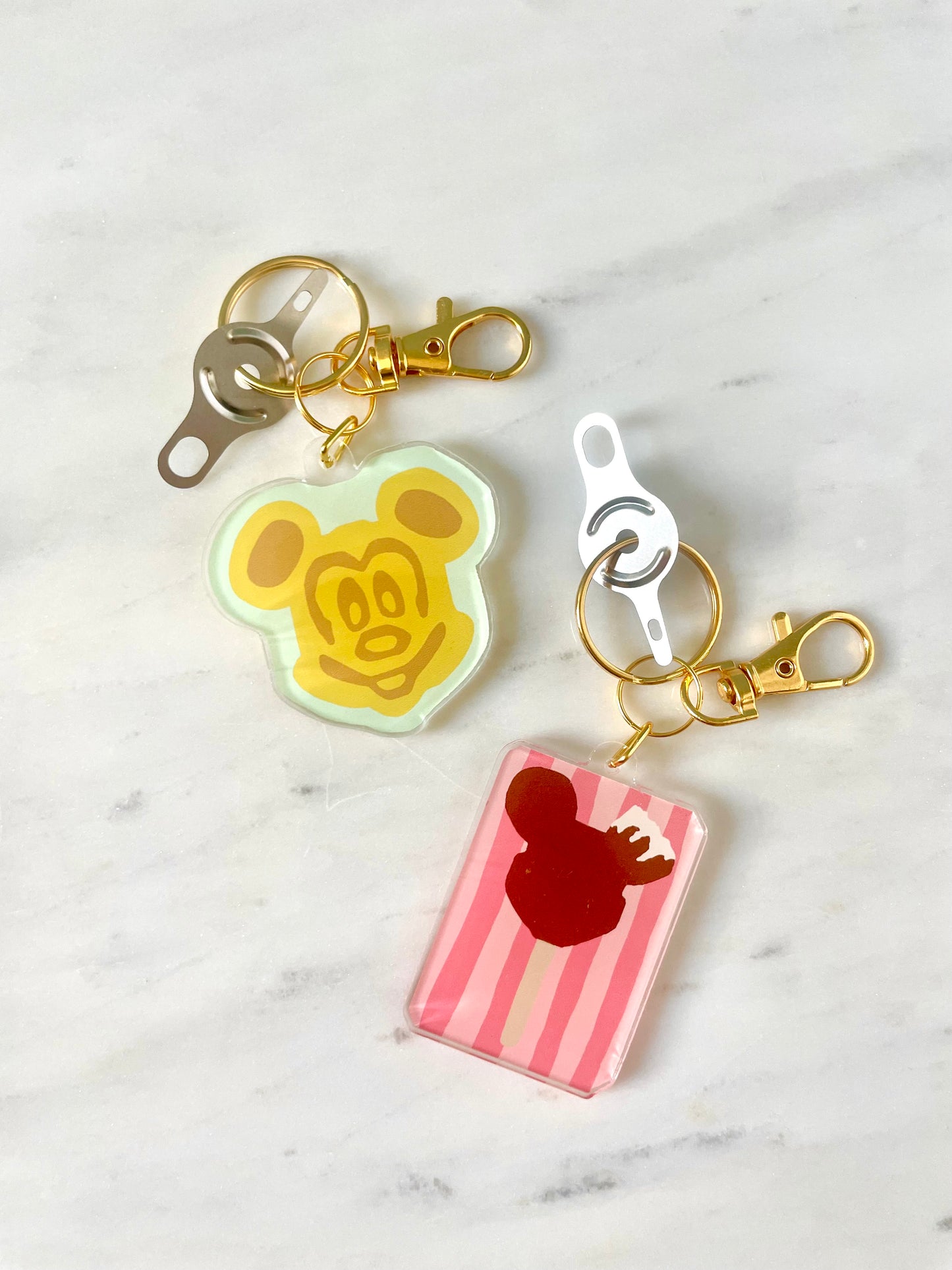 Mickey Bar Needle Threader